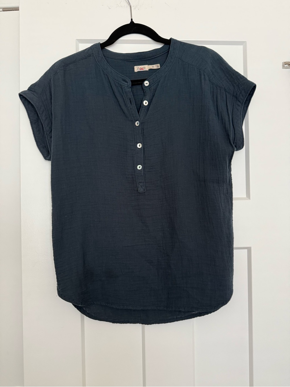 Faherty Dream Desmond Organic Cotton Gauze Short Sleeve Navy Blouse